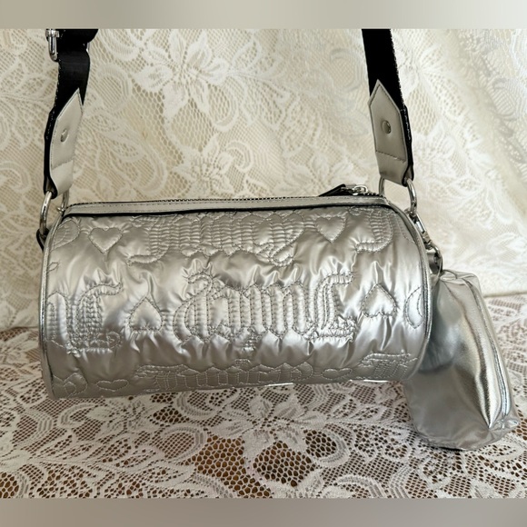 🚩SOLD🚩Juicy Couture Puff Roll Crossbody Bag w/ Accessory Pouch (Silver) NWT - Picture 2 of 5